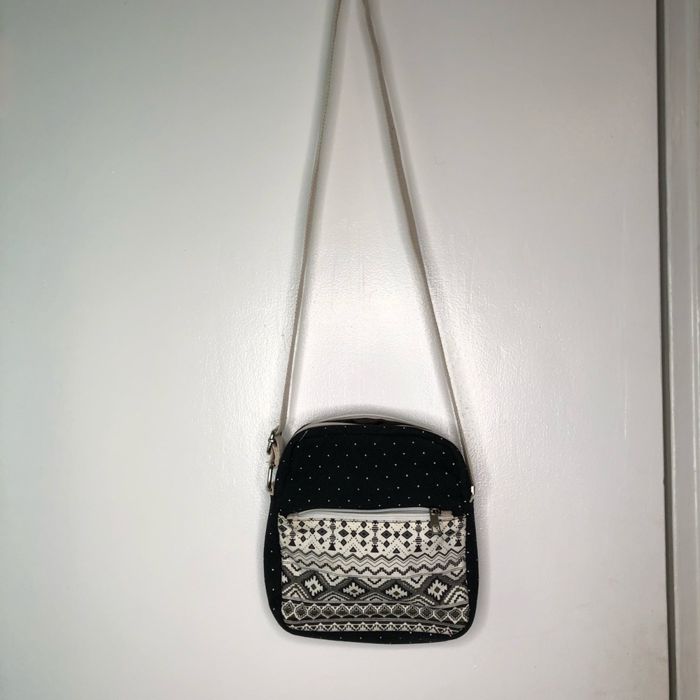Black and White 2 Pocket CrossBody Adjustable Bag